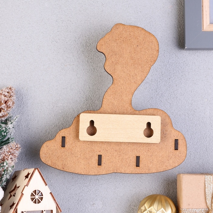 Новый год. Ключница с символом года Новый год. Ключница с символом года "Змейка 2025", 14,3 х 15 х 3 см