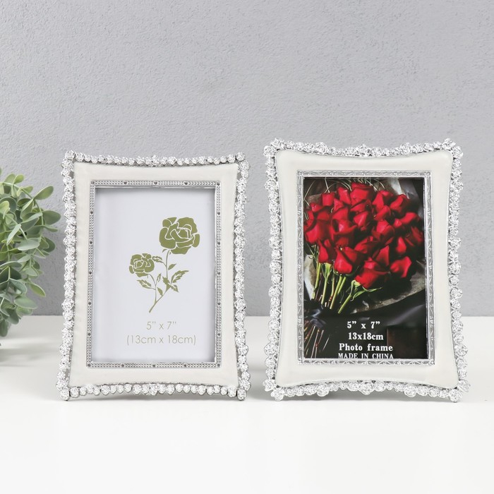 Фоторамка пластик под металл 13х18 см Фоторамка пластик под металл 13х18 см "Розы" серебро и перламутр 22х17,5х1 см