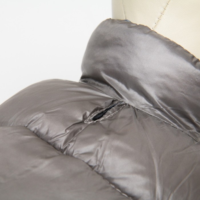 Куртка для собак двухсторонняя с принтом,  размер 8 (ДС 23 см, ОГ 30, ОШ 22 см), серая Куртка для собак двухсторонняя с принтом,  размер 8 (ДС 23 см, ОГ 30, ОШ 22 см), серая