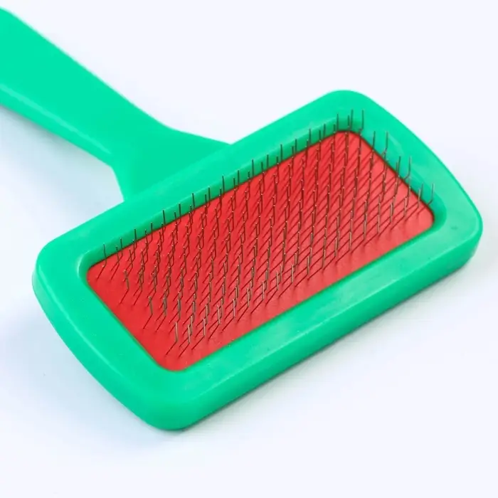 Пуходёрка &laquo;Симпл&raquo;, 9.2&times;13.2 см, без капель, с пластиковой ручкой, зелёная