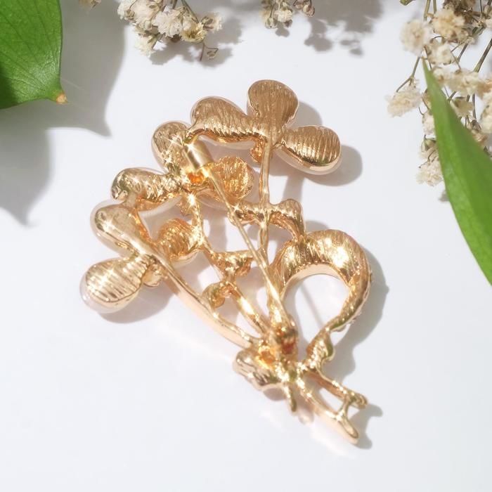 Брошь  Брошь "Трилистники", цвет белый в золоте