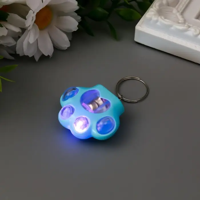 Фонарик свет на кольце Фонарик свет на кольце "Лапка" МИКС 4х5х2 см