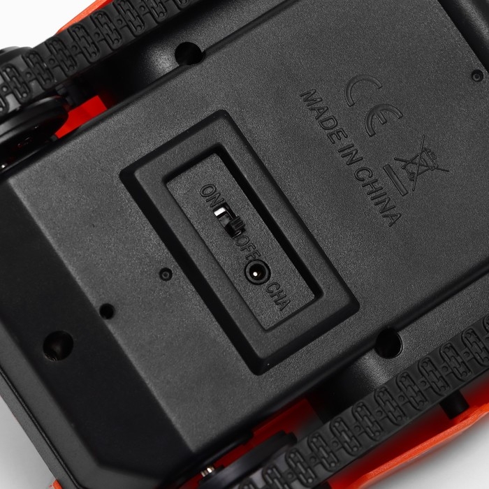 Вездеход радиоуправляемый «Шпион» с видеокамерой, управление с телефона, свет, цвет оранжевый Вездеход радиоуправляемый «Шпион» с видеокамерой, управление с телефона, свет, цвет оранжевый