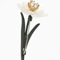 Брошь &laquo;Цветок&raquo; нежный, жемчуг, цвет бело-зелёный в золоте