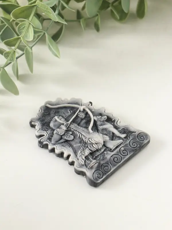 Магнит Магнит "Охотник с луком (барельеф)" 8 см