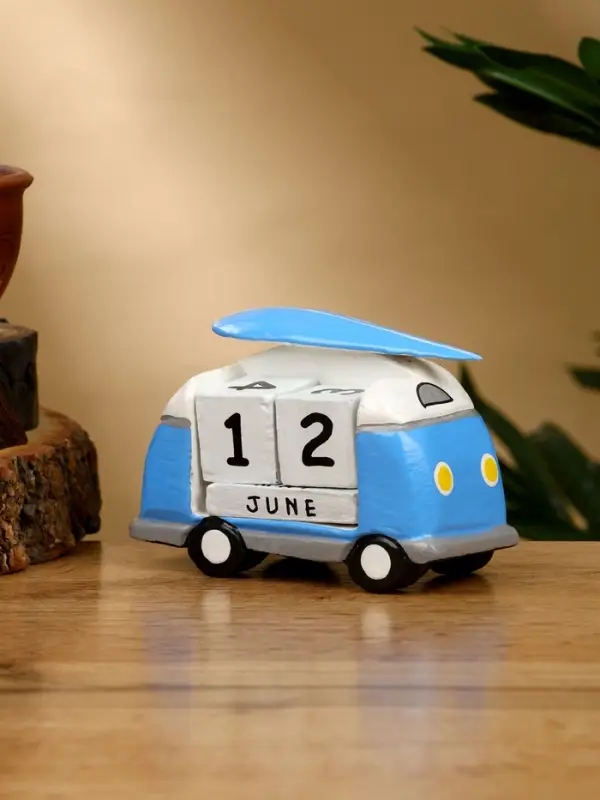 Календарь настольный Календарь настольный "Микроавтобус" дерево 10х5х7 см, цв. синий