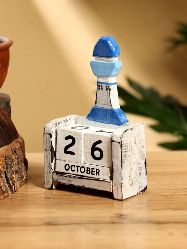 Календарь настольный «Маяк», 7×4×11 см, дерево, бело-синий