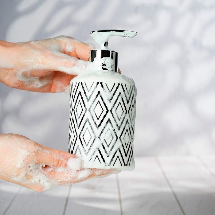 Набор аксессуаров для ванной комнаты Доляна «Марокко», 3 предмета (мыльница, дозатор для мыла, стакан) Набор аксессуаров для ванной комнаты Доляна «Марокко», 3 предмета (мыльница, дозатор для мыла, стакан)