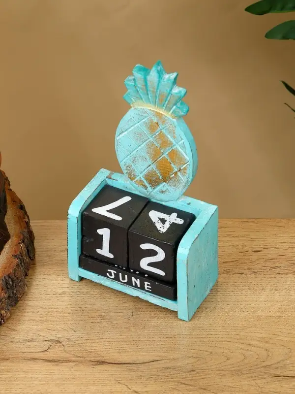 Календарь настольный Календарь настольный "Ананас" дерево 11х5х16 см, цв. бирюзовый