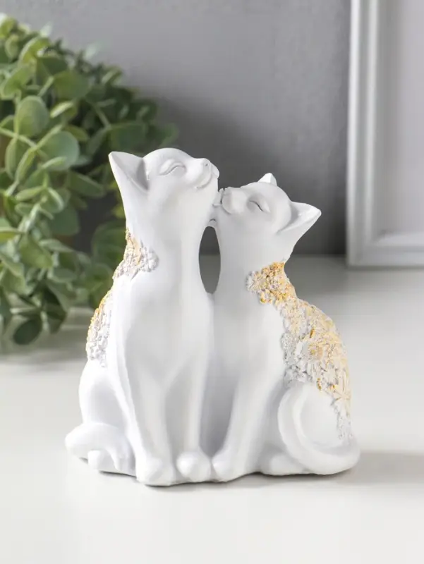 Фигурка полистоун &laquo;Кот и Кошка&raquo; белый, 14&times;13 см