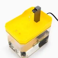 Фонтан для кошек и собак 1,5 л, 16,5 х 11,5 х 12 см, евророзетка, жёлтый Фонтан для кошек и собак 1,5 л, 16,5 х 11,5 х 12 см, евророзетка, жёлтый