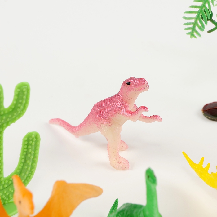 Фигурки «Динозавры». Игровой набор: наклейки, магниты и раскраски Фигурки «Динозавры». Игровой набор: наклейки, магниты и раскраски