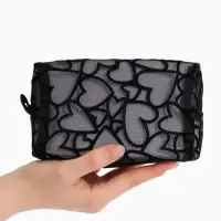 Косметичка квадратная Black beauty, с рисунком, на молнии, чёрная