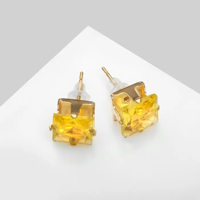 Серьги со стразами «Пусеты» сияние, квадрат, d=0.8, жёлтые в золоте