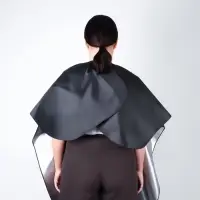Пеньюар парикмахерский, двусторонний, 140&times;100 (&plusmn;1) см, серебристый/чёрный