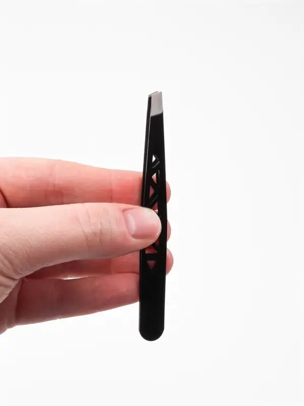 Пинцет &laquo;Геометрия&raquo;, скошенный, 9.5 см, чёрный