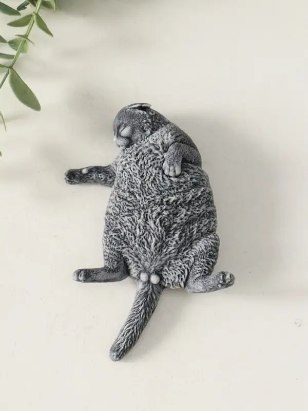 Сувенир "Кот лежит на спине" 3 см