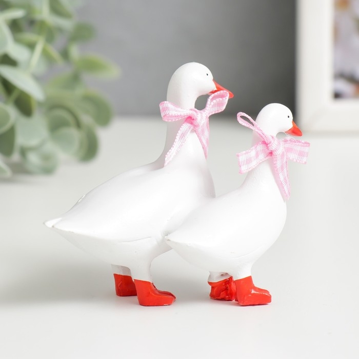 Сувенир полистоун Сувенир полистоун "Белые уточки с бантиками" 8х8х5 см