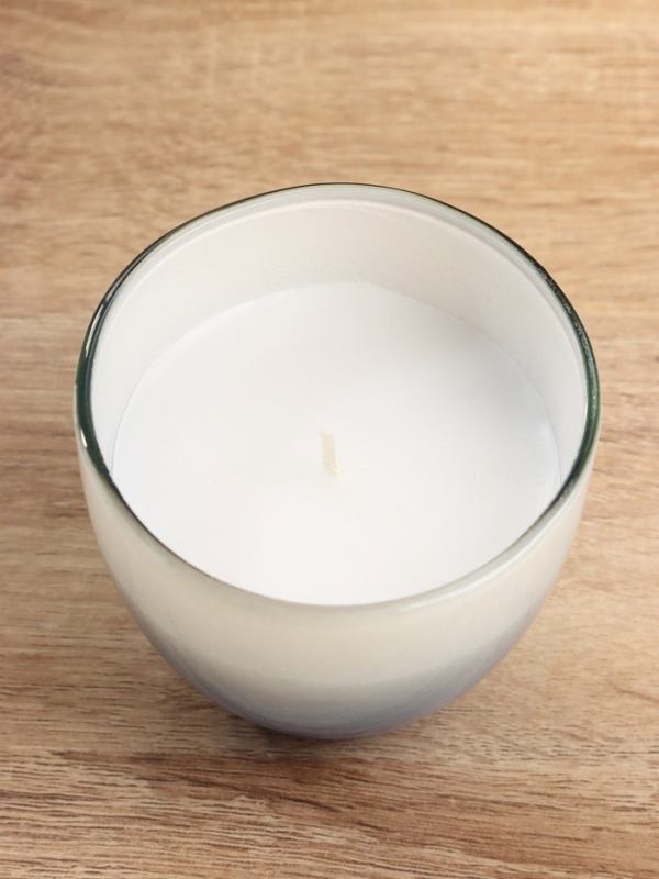 Свеча ароматическая в стеклянном подсвечнике 85 гр, снежная зима