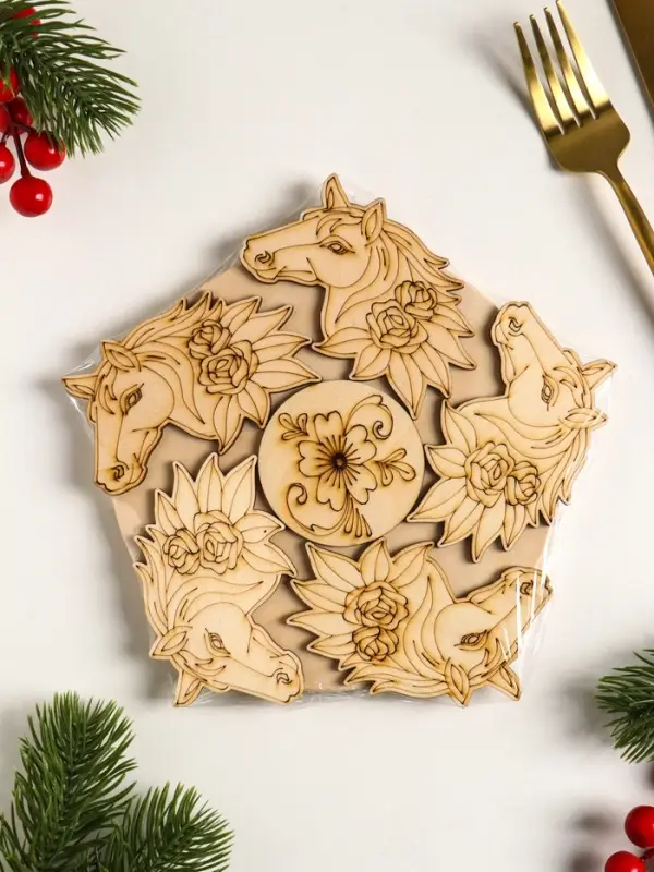 Подставка под горячее Лошадь в цветах,20см, можжевельник Подставка под горячее Лошадь в цветах,20см, можжевельник