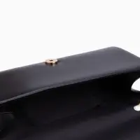 Сумка-клатч женская на магните, на серебристой цепочке, чёрная