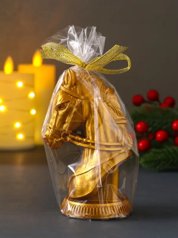 Декоративная свеча "Бюст лошади" (золото), 131 г