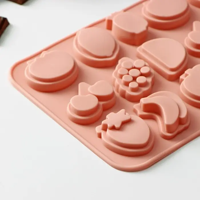 Форма для конфет и шоколада Доляна «Сочно», силикон, 21×12,5×1 см, 18 ячеек, цвет МИКС Форма для конфет и шоколада Доляна «Сочно», силикон, 21×12,5×1 см, 18 ячеек, цвет МИКС