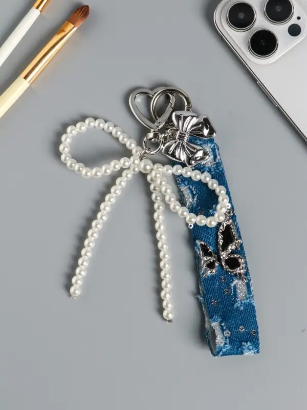Брелок на карабине с джинс. ремешком Брелок на карабине с джинс. ремешком "Жемчужный бант и бабочка" бусины d=0,5 см 15х10,5х1 см 10904