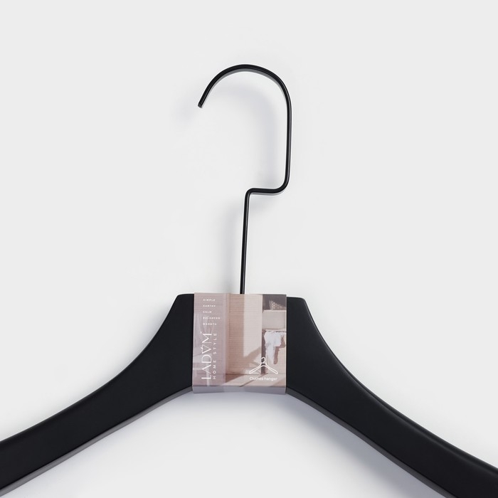 Плечики - вешалка LaDо́m Black Lotus, 43,5×3,5×28,5 см, деревянная, длинный крюк, широкие плечики Плечики - вешалка LaDо́m Black Lotus, 43,5×3,5×28,5 см, деревянная, длинный крюк, широкие плечики