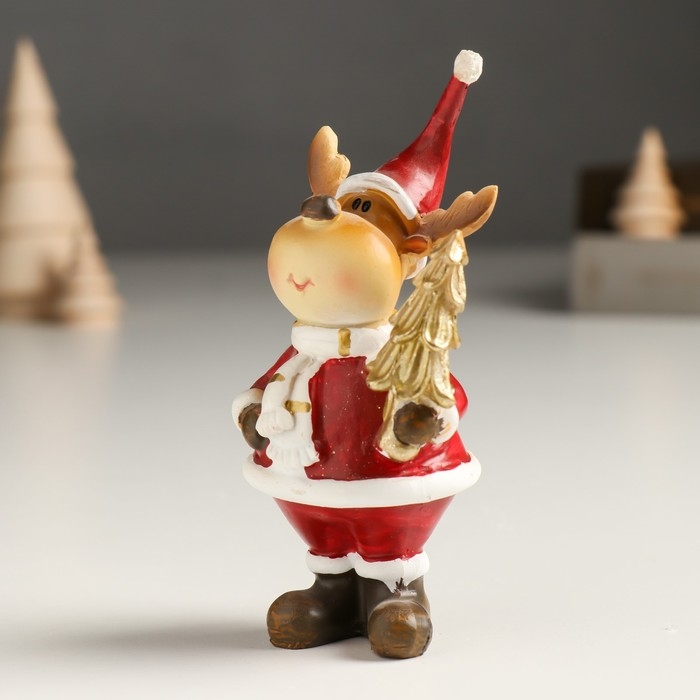 Сувенир полистоун Сувенир полистоун "Лосик в красном кафтане и колпаке с ёлкой/подарком" МИКС 4х5х10 см