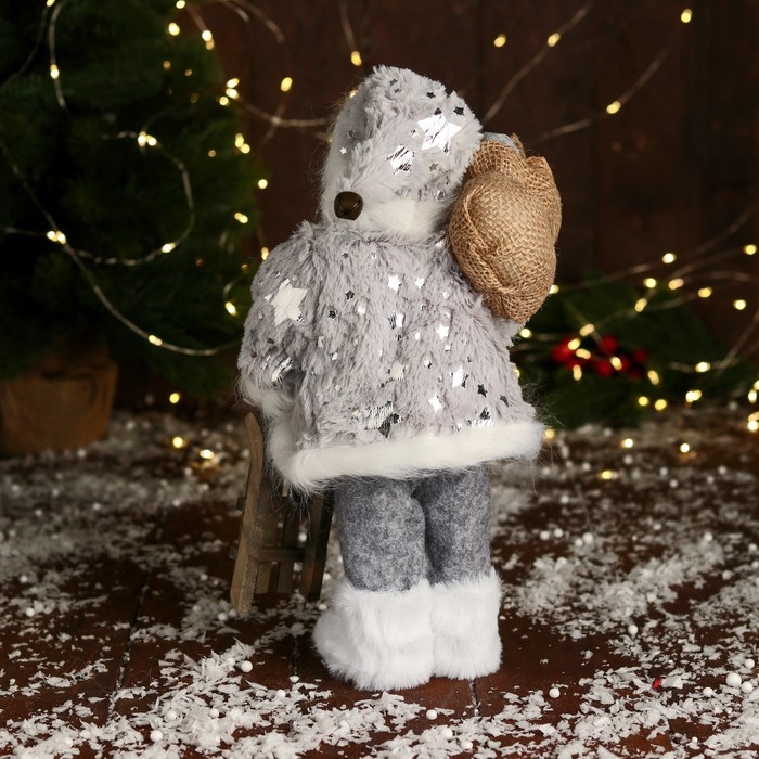 Дед Мороз Дед Мороз "Блестящей шубе и с санями" 28 см, серебро