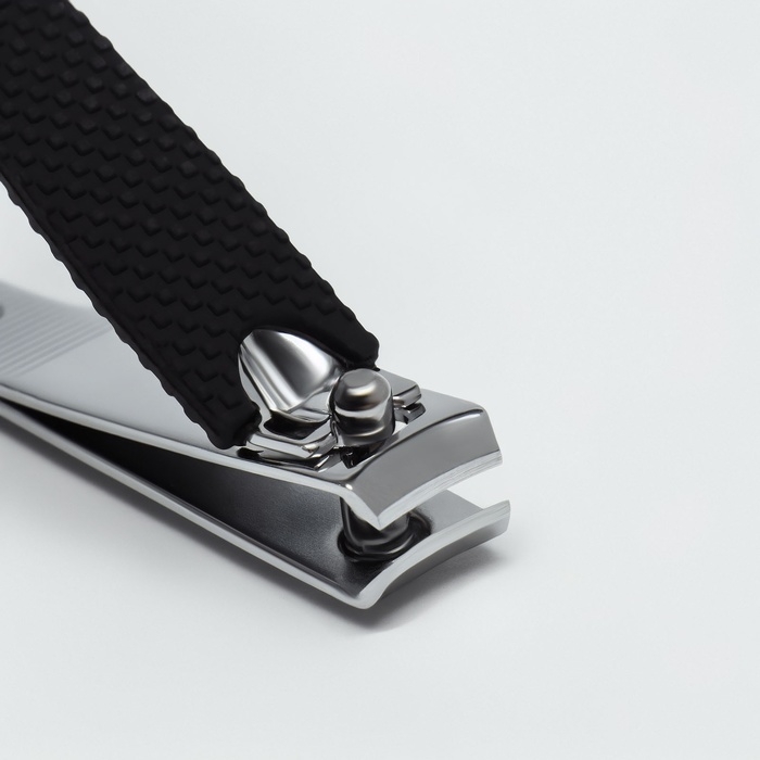 Кусачки-книпсер маникюрные, 6,2 × 1,7 см, цвет чёрный/серебристый