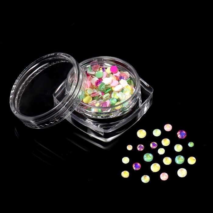 Стразы для декора ногтей &laquo;NEON&raquo;, разноразмерные, светятся в темноте, разноцветные