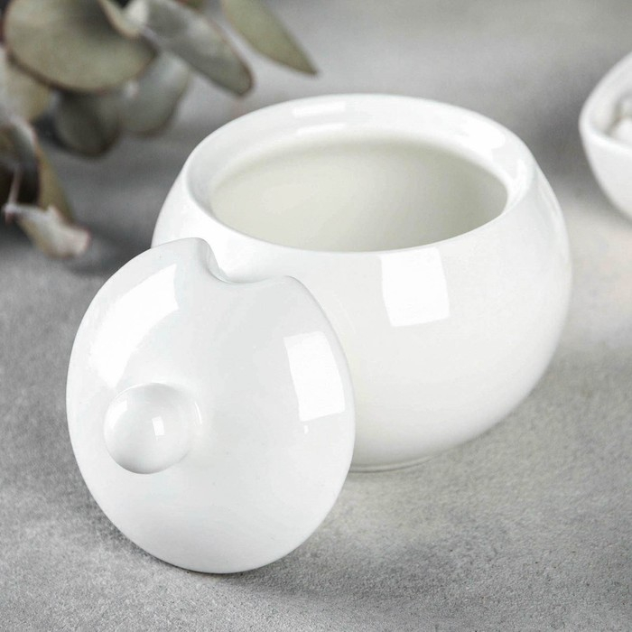 Сахарница фарфоровая с крышкой Wilmax Olivia, 325 мл, цвет белый Сахарница фарфоровая с крышкой Wilmax Olivia, 325 мл, цвет белый