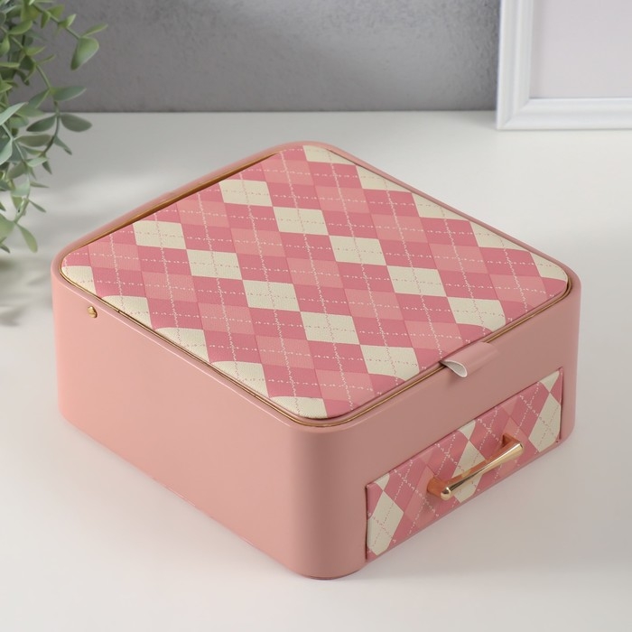 Шкатулка кожзам для украшений  Шкатулка кожзам для украшений "Клетка" розовая 20х22,5х9,5 см