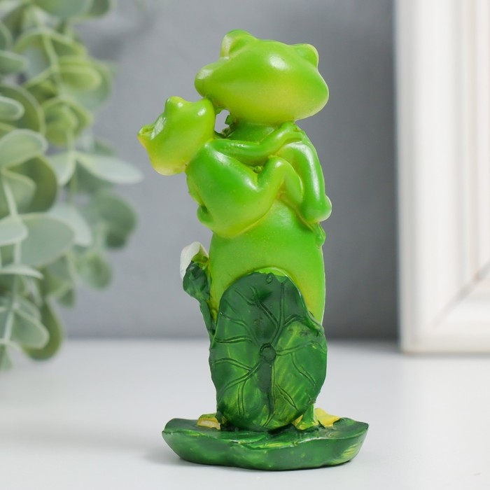 Сувенир полистоун Сувенир полистоун "Лягуха с лягушонком на кувшинке" МИКС 5х4,5х10,5 см