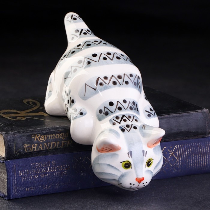 Статуэтка фарфоровая Статуэтка фарфоровая "Кот Барсик", серый-полосатый, 20 см