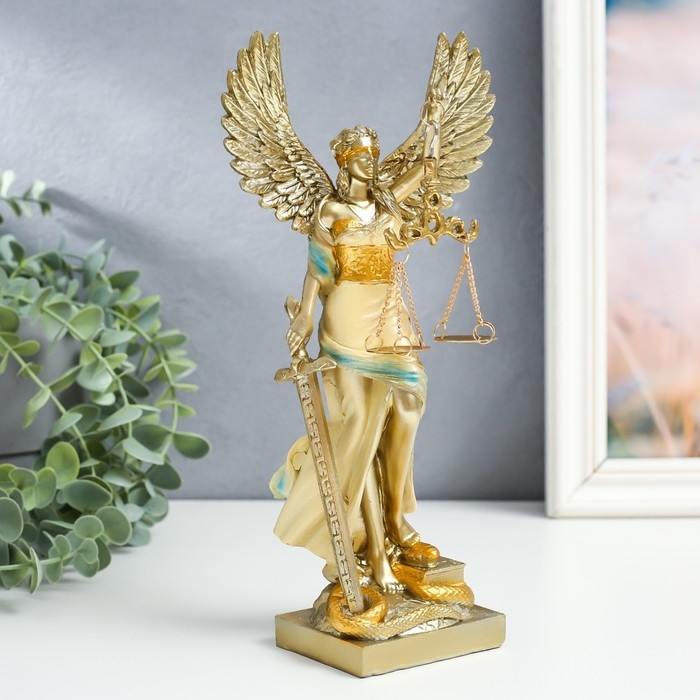 Сувенир полистоун Сувенир полистоун "Богиня Фемида с крыльями - Правосудие" сливки с золотом 6х11х25 см