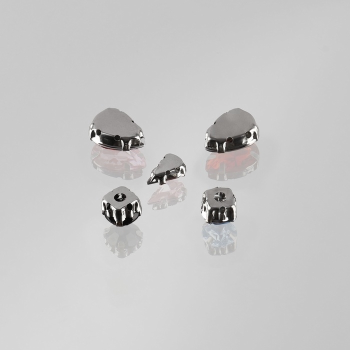 Стразы пришивные «Ассорти», в оправе, набор 50 шт, разноцветные Стразы пришивные «Ассорти», в оправе, набор 50 шт, разноцветные