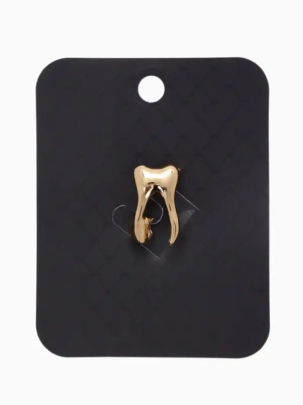 Брошь &laquo;Зуб&raquo;, цвет золото