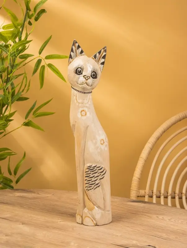 Сувенир &laquo;Кошка&raquo;, белая, 60&times;12&times;6 см, дерево, МИКС