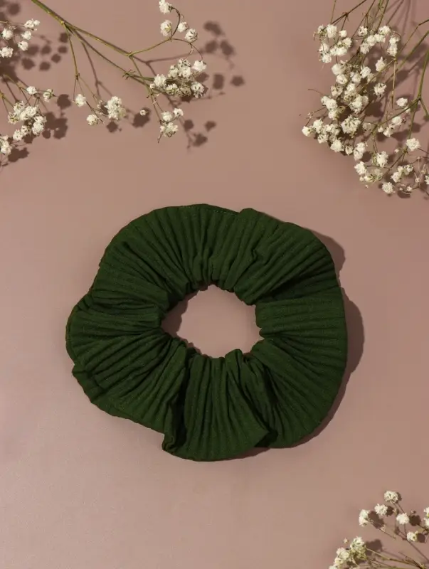 Резинка для волос QF &laquo;Орбита&raquo;, жатка классика, 12 см, зелёная