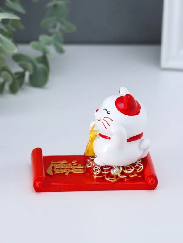 Сувенир полистоун подставка под телефон "Манэки-нэко с пожеланием" 5,8х8,5х6,5 см