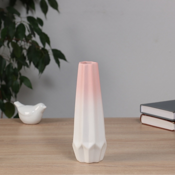 Ваза керамика настольная Ваза керамика настольная "Хайди" грани, 20,5х6,5 см, бело-розовый