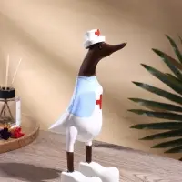 Сувенир &laquo;Утка Медсестра&raquo;, дерево, 13&times;9&times;27 см