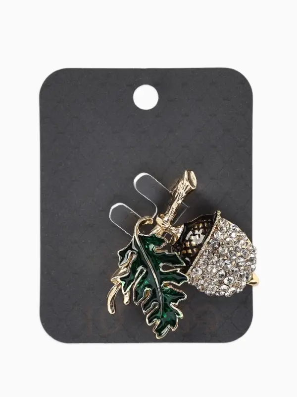 Брошь &laquo;Жёлудь&raquo; осенний с листом, стразы, цвет коичнево-бело-зелёный в золоте