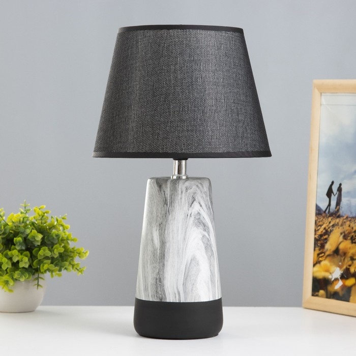 Настольная лампа Настольная лампа "Адриен" E14 40Вт серый-черный 23х23х40 см RISALUX
