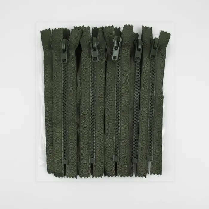 Молния «Трактор», №8, неразъёмная, замок автомат, 18 см, хаки Молния «Трактор», №8, неразъёмная, замок автомат, 18 см, хаки