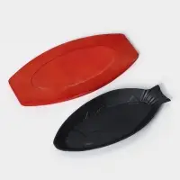 Сковорода чугунная на деревянной подставке «Рыбка», 30×13×3 см, цвет чёрный Сковорода чугунная на деревянной подставке «Рыбка», 30×13×3 см, цвет чёрный