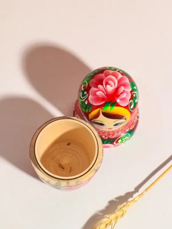 Матрешка дерево &laquo;Глаша&raquo;, красное платье, розовые цветы, 18 см, 5 кукольная, ручная роспись